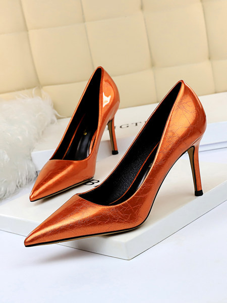 Keskmise kontsaga teravatipulise mudeliga naiste kingad