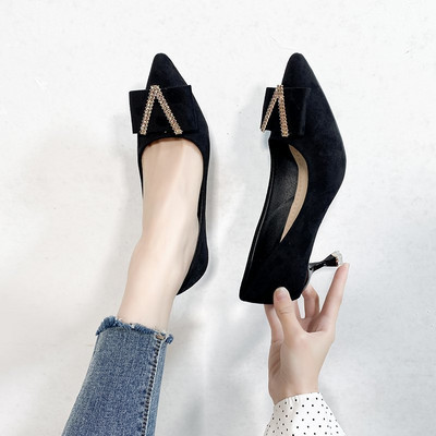 Ženske casual cipele na špic model od eko brušene kože