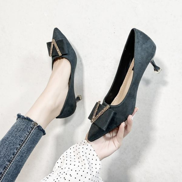 Ženske casual cipele na špic model od eko brušene kože