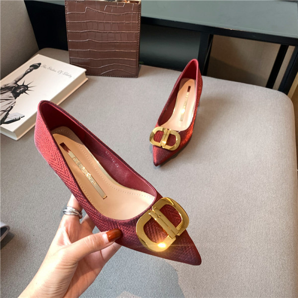 Novi model ženskih cipela na visoku petu u tri boje