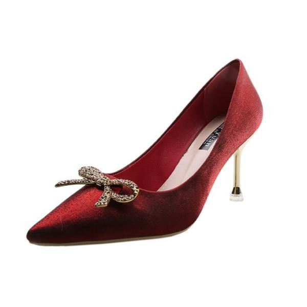 Elegantne ženske cipele s trakama - model na špic u tri boje