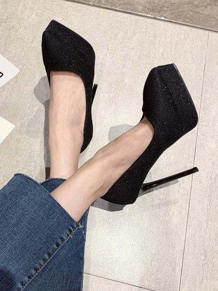 Moderne cipele na visoku petu i platformu