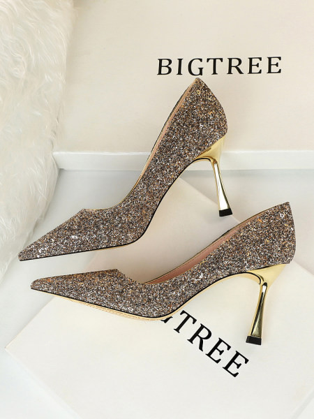 Stilingi moteriški batai su blizgančiomis dalelėmis ir 8 cm kulnu