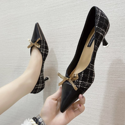 Moteriški laisvalaikio batai su smailia juostele