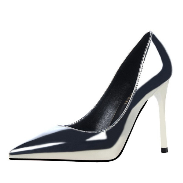 Lakirane ženske cipele sa petom od 10 cm