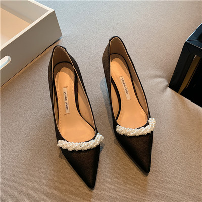 Moderne ženske cipele s petom od 6 cm i biserima