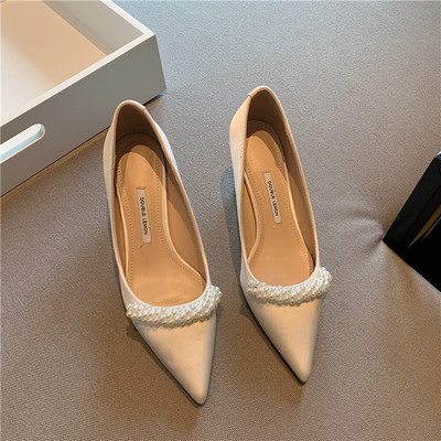 Moderne ženske cipele s petom od 6 cm i biserima