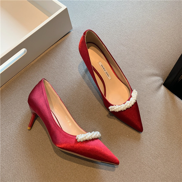 Moderne ženske cipele s petom od 6 cm i biserima