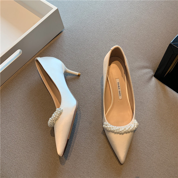Moderne ženske cipele s petom od 6 cm i biserima