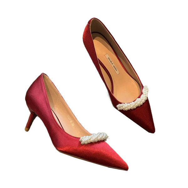 Moderne ženske cipele s petom od 6 cm i biserima