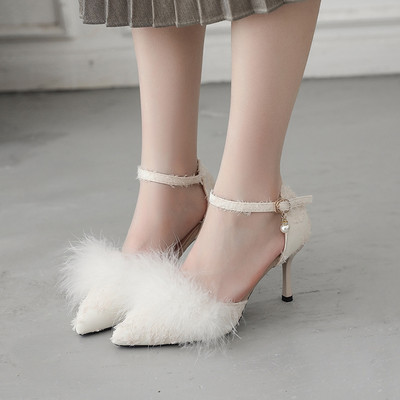 Moderni ženski model cipela na špic s resicama