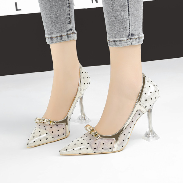 Elegantne ženske cipele s točkastom mrežom