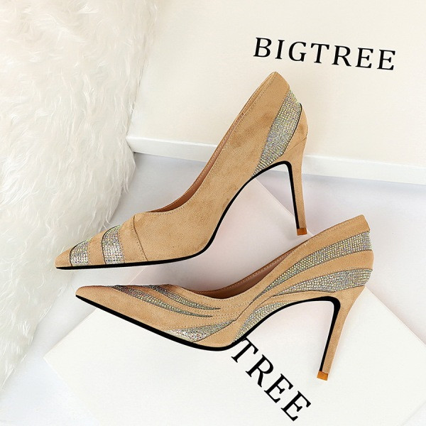 Elegantne ženske cipele s kamenčićima i tankom petom