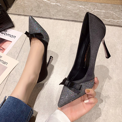 Ženske cipele od eko kože sa trakom i petom