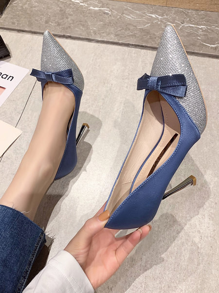 Ženske cipele od eko kože sa trakom i petom