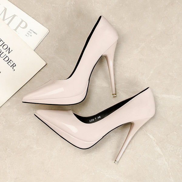 Novi model ženskih kožnih cipela na petu 12 cm