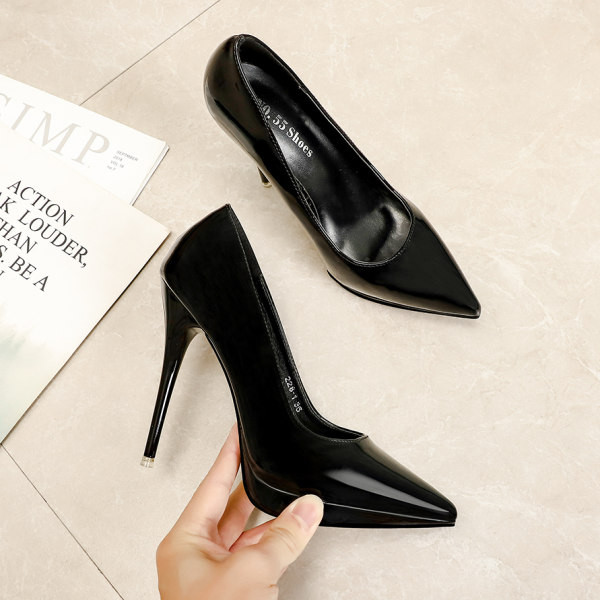 Novi model ženskih kožnih cipela na petu 12 cm