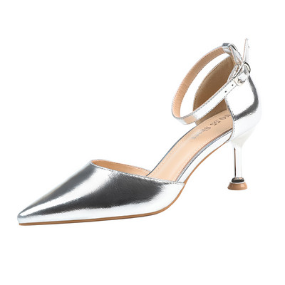 Moderne ženske cipele na špic s visokom petom i kopčom