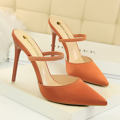 Elegantne satenske papuče na visoku petu