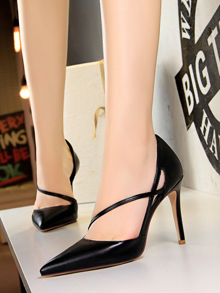 Modernūs moteriški batai iš dirbtinės odos plonais kulnais