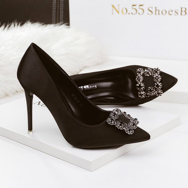 Elegantne satenske cipele s kamenčićima