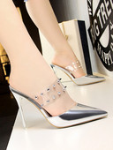 Moteriški laisvalaikio aukštakulniai batai su kniedėmis