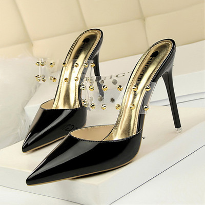 Moteriški laisvalaikio aukštakulniai batai su kniedėmis