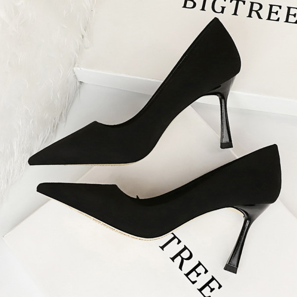 Moderne ženske cipele na visoku petu - eko antilop