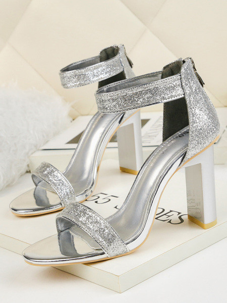 Ženske casual cipele sa sjajnim efektom i debelom petom