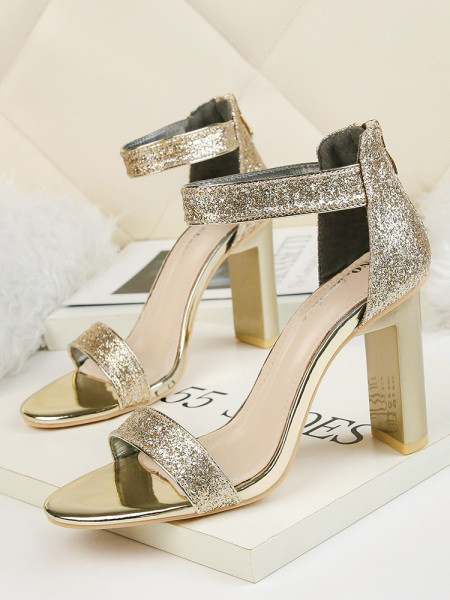 Ženske casual cipele sa sjajnim efektom i debelom petom