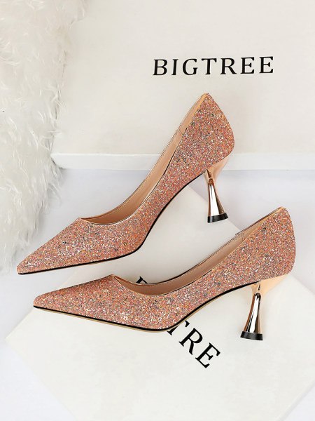 Elegantne ženske cipele sa sjajnim efektom - model na špic u više boja