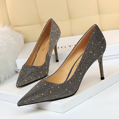 Moderne ženske cipele na špic s tankom visokom petom od 7,5 cm