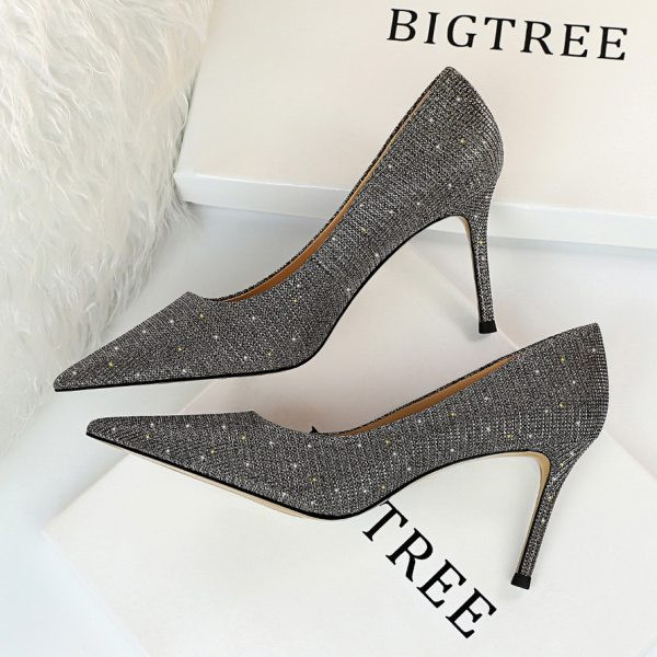 Moderne ženske cipele na špic s tankom visokom petom od 7,5 cm