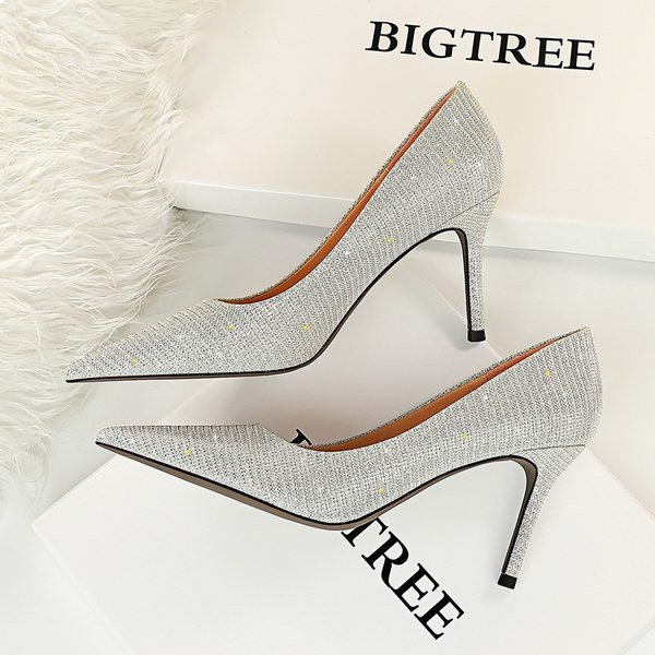 Moderne ženske cipele na špic s tankom visokom petom od 7,5 cm