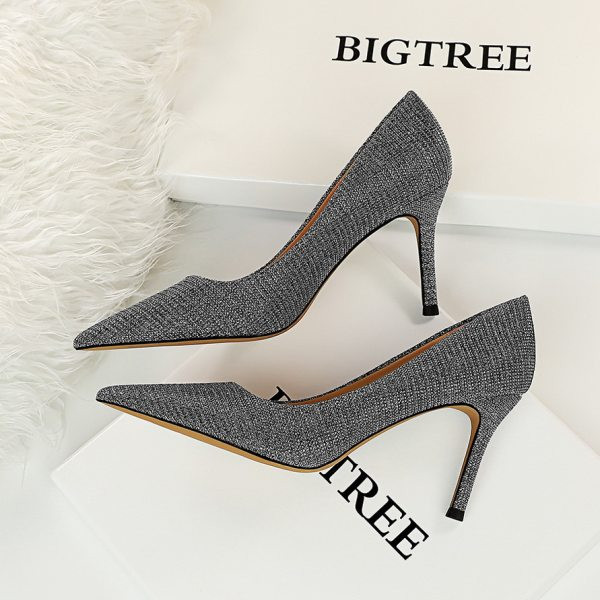 Moderne ženske cipele na špic s tankom visokom petom od 7,5 cm