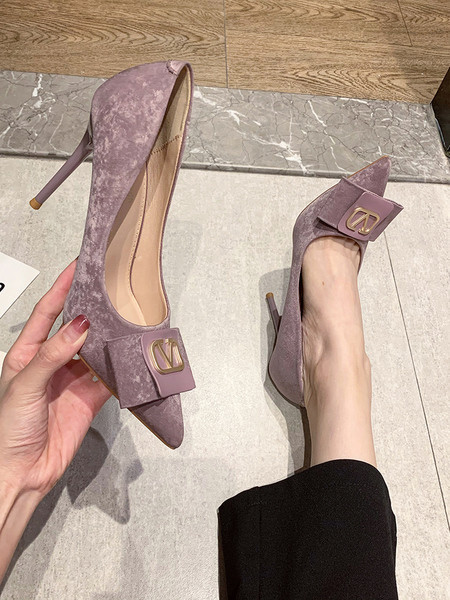 Elegantne ženske cipele sa metalnim elementom i visokom petom od 10 cm