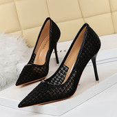 Mrežaste cipele na špic s visokom petom