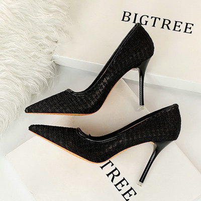 Mrežaste cipele na špic s visokom petom