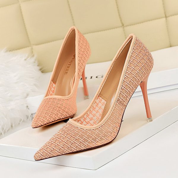 Mrežaste cipele na špic s visokom petom
