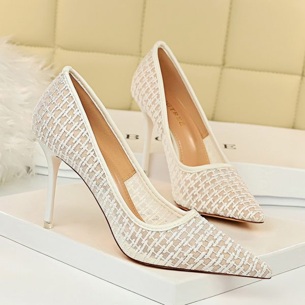 Mrežaste cipele na špic s visokom petom
