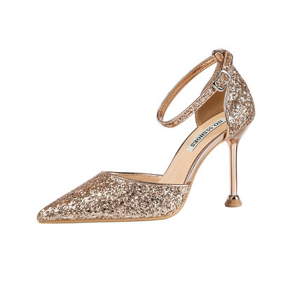 Ženske sjajne cipele s remenom i visokom petom