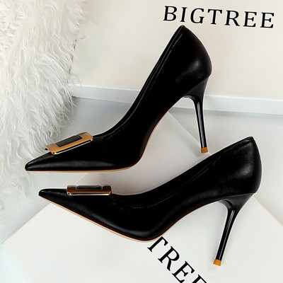 Ženske casual cipele s tankom petom i metalnom kopčom