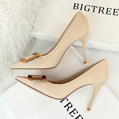 Ženske casual cipele s tankom petom i metalnom kopčom