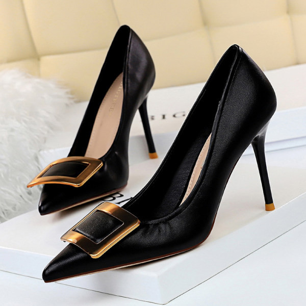 Ženske casual cipele s tankom petom i metalnom kopčom