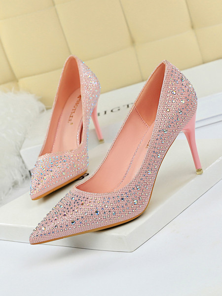 Moderne ženske cipele s kamenčićima i potpeticama