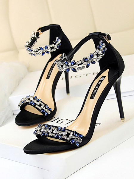 Elegantne sandale od eko brušene kože sa kamenčićima