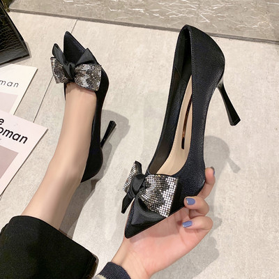 Moderne ženske cipele s trakom i petom od 9 cm