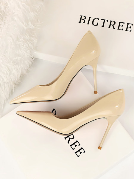 Pantofi de dama din piele lacuita cu toc inalt - 9,5 cm