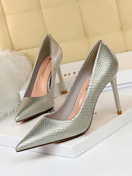 Ženske cipele od eko kože jednobojni model