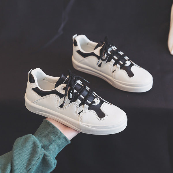 Ženske tenisice sa vezicama i ravnim đonom pogodne za proljeće